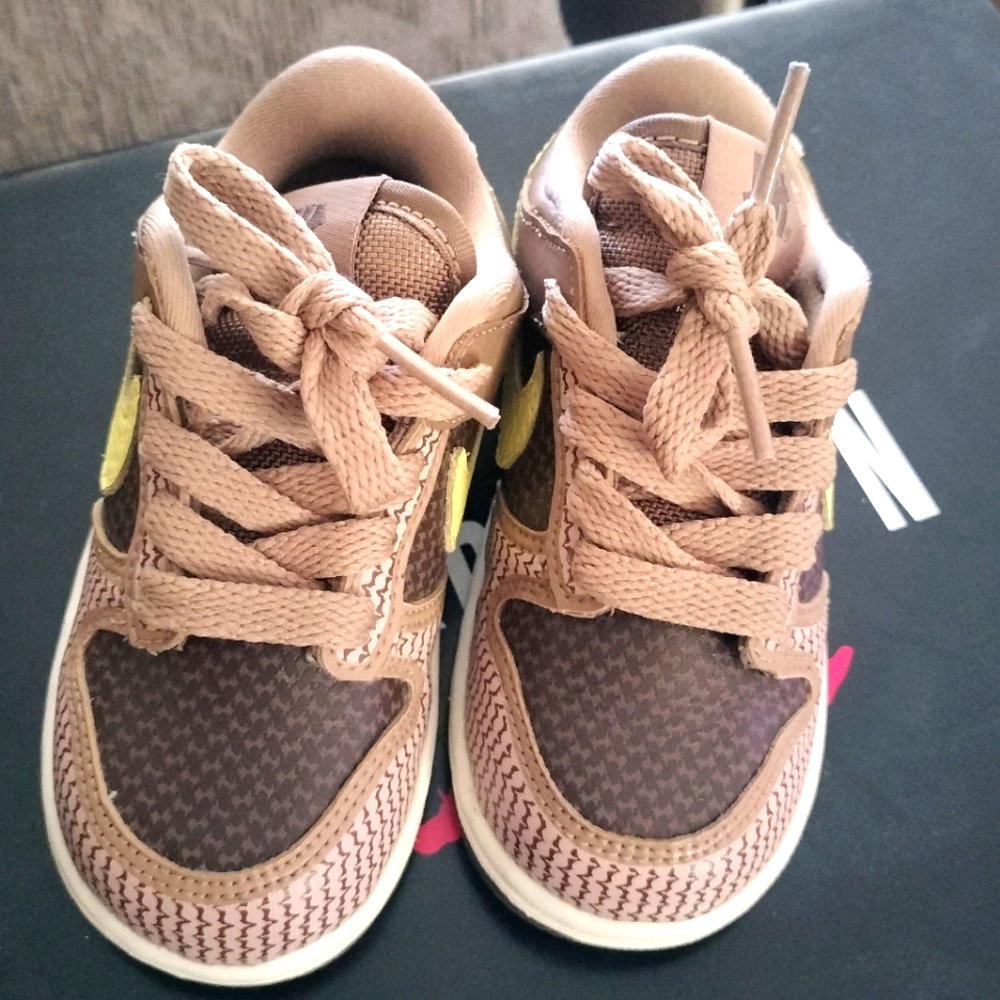 Nike Dunk LowUndefeated Canteen Dunk vs. AF1 Pack Sz 7c